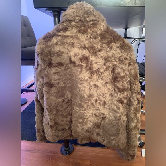 Faux fur oversized jacket - Picture 2 of 2